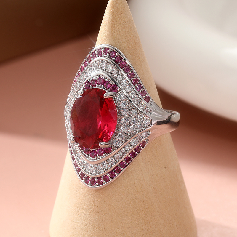 Vintage Light Luxury Court Style Halo Ring for Women